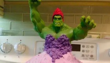 Un pastel de Hulk como princesa causa revuelo en internet