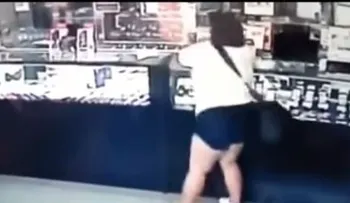 Uno de los robos más extraños: Mujer armada con una piedra