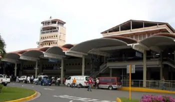 Apresan hombre en Santiago intentando viajar a EE.UU. tras herir mujer