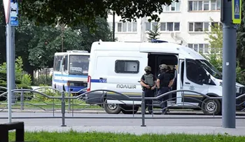 Un hombre con explosivos secuestra en Ucrania autobús con unas 20 personas