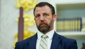 Filtración de llamada interna de ICE genera tensiones en el Gobierno de Trump por las detenciones migratorias