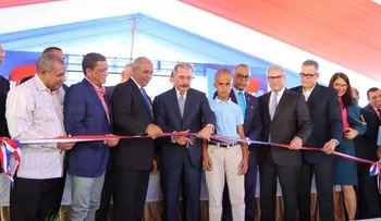Presidente inaugura dos escuelas y una estancia infantil en Bonao