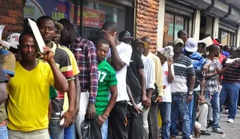 Entrega de carnés a extranjeros causa caos