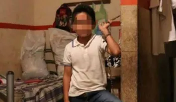 Padres encerraban y encadenaban a sus hijos en su casa antes de salir a trabajar