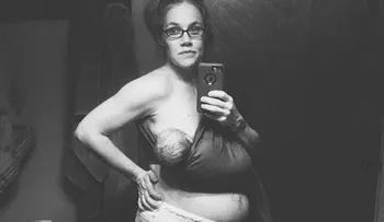 Foto posparto de mujer se hace viral