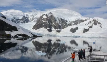 Científicos descubren 91 volcanes debajo de la Antártida