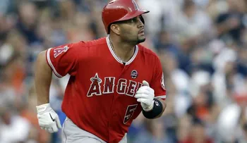 Albert Pujols demanda a jugador por decir que usó esteroides