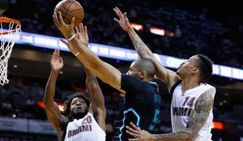 Courtney Lee da triunfo a Hornets sobre el Heat
