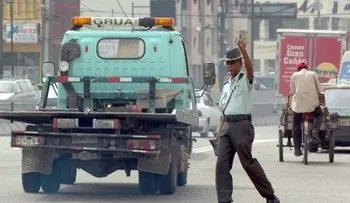 Yipeta arrolla intencionalmente a un Amet en la Roberto Pastoriza