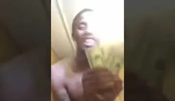 La policía allana la casa de un narco cuando exhibía dinero en vivo por Facebook (VIDEO)