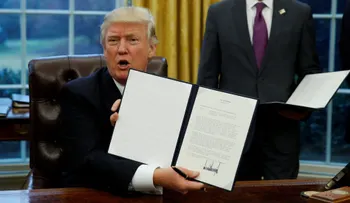 Real Academia de la Lengua critica gobierno de Trump por eliminar español de web de Casa Blanca