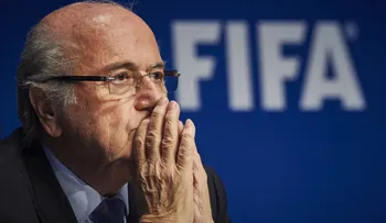 Hospitalizan a Joseph Blatter, suspendido presidente de la FIFA