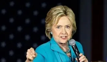 El FBI mantiene su decisión de no procesar a Clinton tras revisar nuevos correos