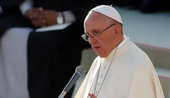 El papa pide a la sociedad rechazar la violencia tras el tiroteo de Chicago