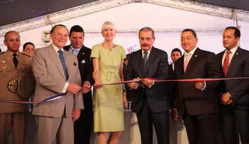 Danilo inaugura dos modernos centros de control de tránsito aéreo