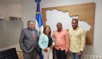 Embajador Juan Bolívar Díaz recibe visita de periodistas dominicanos 