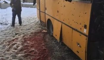 7 muertos en bombardeo a bus en el este de Ucrania 