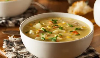 Por qué tomar sopa durante las comidas logra que adelgaces
