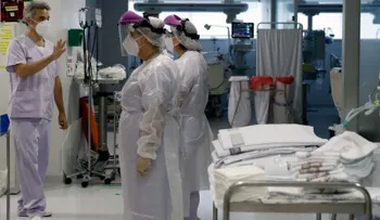 OMS pide no "bajar la guardia" ante el descenso de contagios de covid- 19