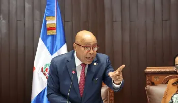 Choque entre vocero de Fuerza del Pueblo y Pacheco por comisiones en la Cámara de Diputados
