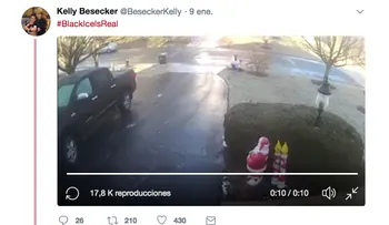 La lucha de un hombre con el hielo en el asfalto se vuelve viral