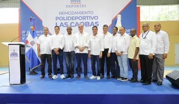 Abinader inaugura el remozado Polideportivo de Las Caobas