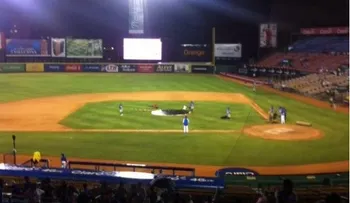Acondicionan el Quisqueya para inicio encuentro Águilas-Licey