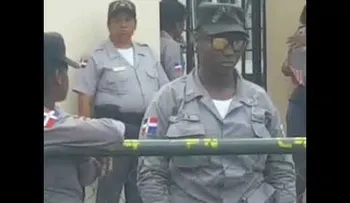 Director de la PN ordena investigar agentes que irrespetaron canto a la Patria