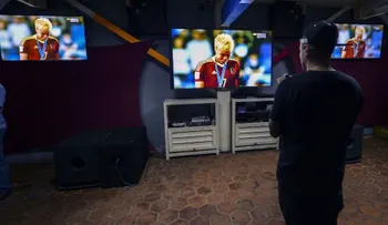 Oficialistas y opositores en Venezuela vibraron con la vinotinto