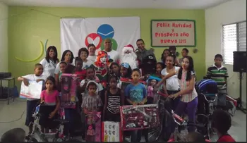 Fundación entrega juguetes 