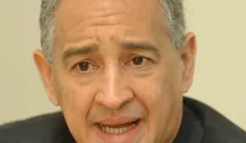 Juez Hernández Peguero se querella contra Pércival Peña