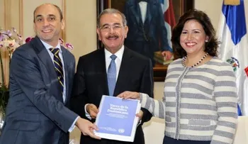Danilo Medina recibe informe sobre encuesta Mi Mundo y Agenda Post 2015