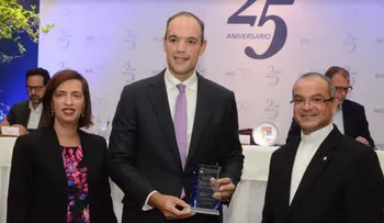  Del Castillo plantea acceso universal a Internet y abaratar costos de telecomunicaciones 