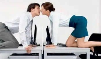 ¿Son compatibles la oficina y el amor? 