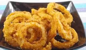 Saludables aros de cebolla crujientes al horno