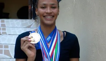 Gaila, con 18 años, conduce un tren lleno de sueños