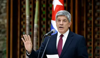 Cuba rebaja su vínculo con Venezuela: ahora la llama "país amigo" y no aliado