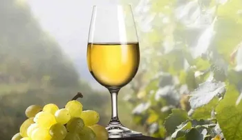 5 razones para tomarte una copa de vino blanco