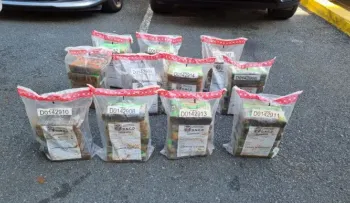 Autoridades ocupan 83 paquetes presumiblemente de cocaína, en Samaná