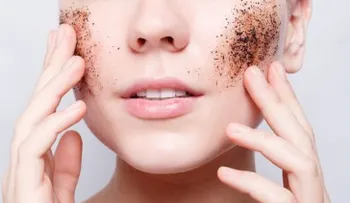 Descubre cómo exfoliar tu piel con productos caseros