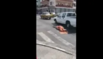 Cadáver se "escapa" en plena avenida