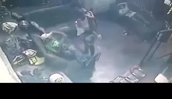 FUERTES IMÁGENES: Un hombre comete un asesinato en Brasil con una niña en brazos