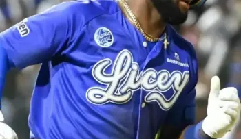 Licey derrota 6-2 a las Águilas en el Estadio Cibao con 14 imparables