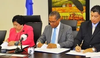 MESCyT firma Convenio con Microsoft y la UASD para la capacitación de profesores en materia tecnológica