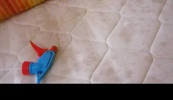 Rocíale alcohol en tu cama y te quedará sorprendido de los resultados