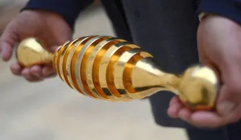 Un usuario de Facebook resuelve enigma artefacto de oro que desconcertó a los arqueólogos