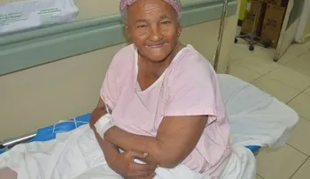 Autoridades hospital de Herera buscan familiares de señora atropellada en autopista Duarte