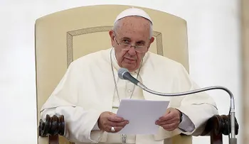 Sigue la revolución en el Vaticano: El papa Francisco simplifica la nulidad de matrimonio