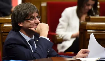 El Parlamento de Cataluña aprueba un referéndum independentista para 2017