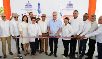 Presidente Abinader inaugura dos carreteras y 110 apartamentos en Santiago y Moca por más de 2,530 millones de pesos
